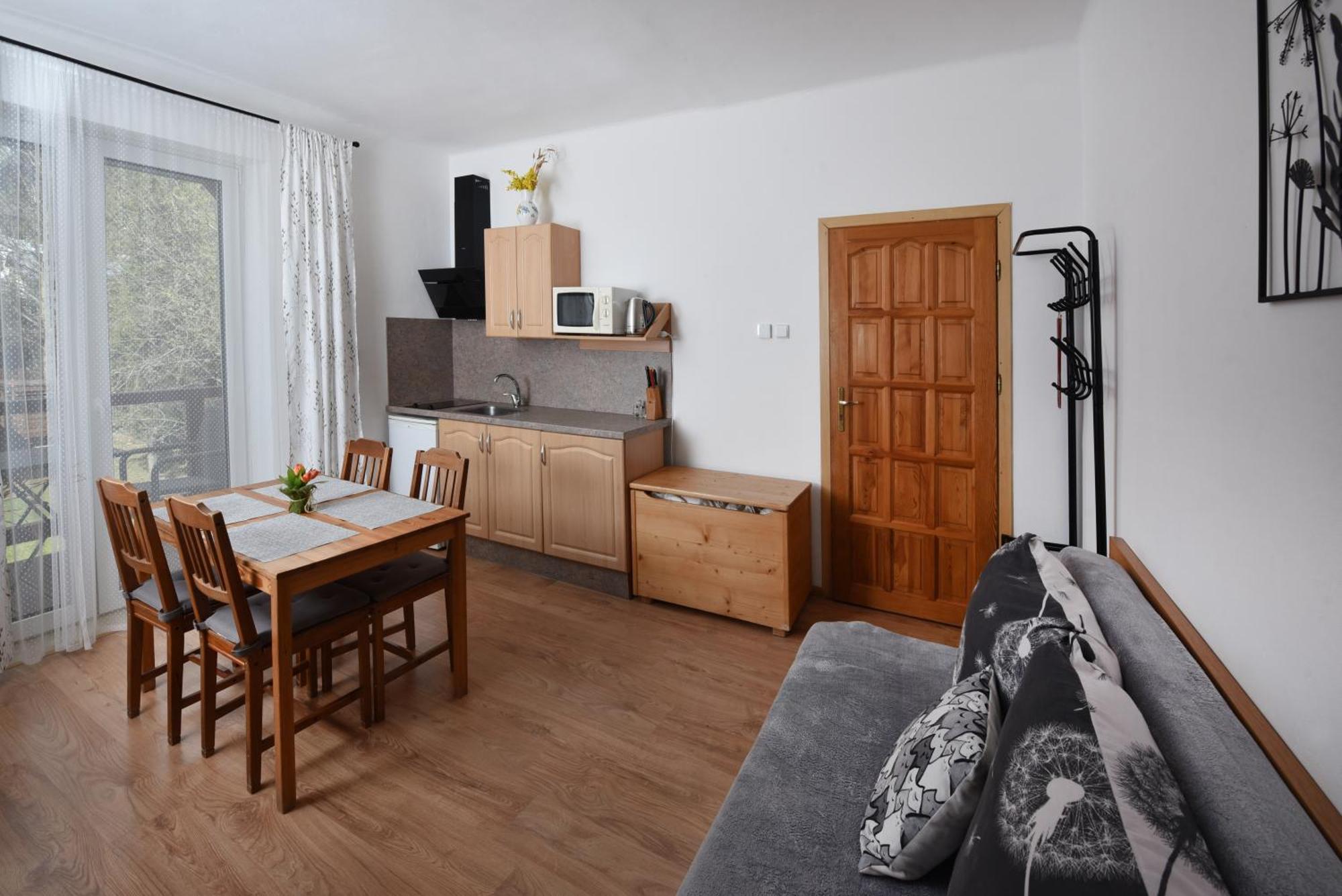 Apartmany Zea Tatranska Lomnica Bagian luar foto